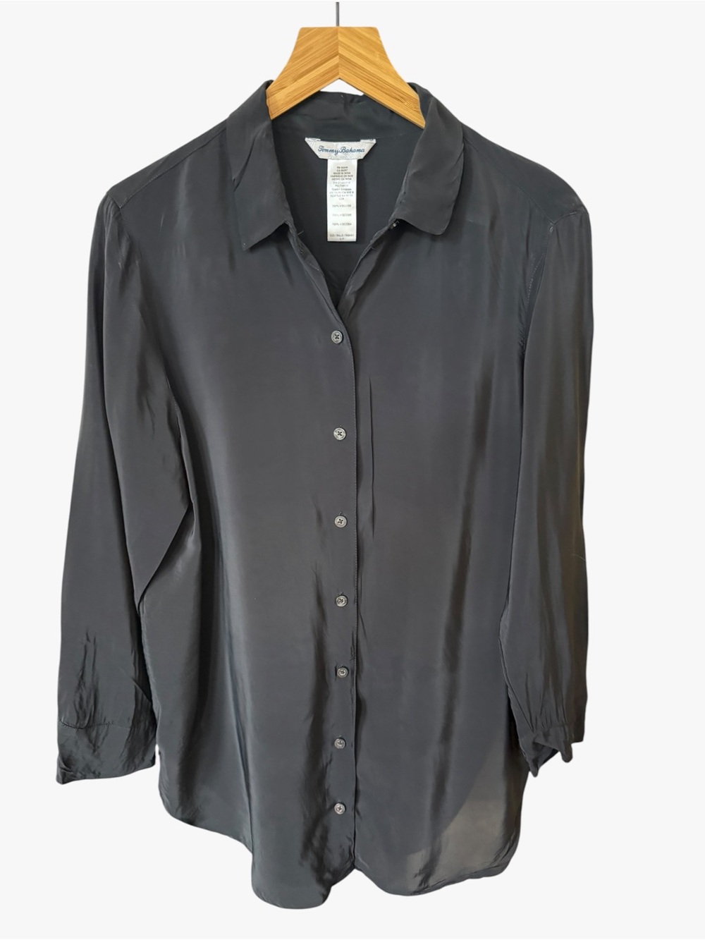 Tommy Bahama Classic Women's Long-Sleeve Button-Up Blouse in black